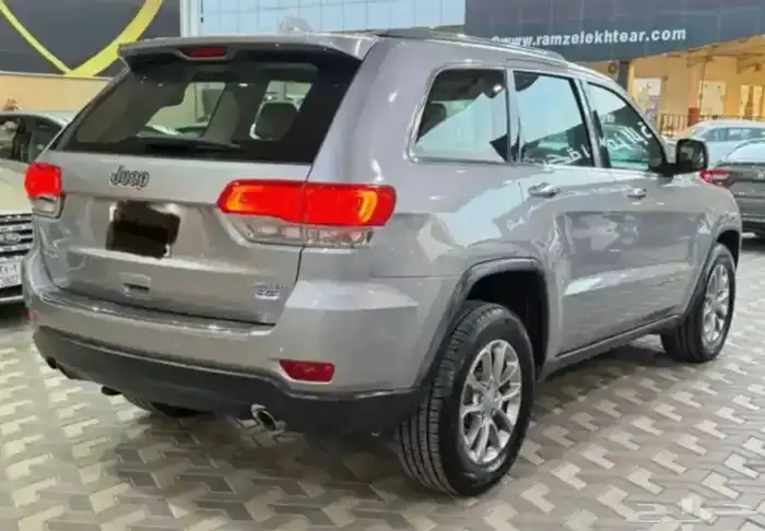 جيب شروكي همي 2015 على الشرط 3