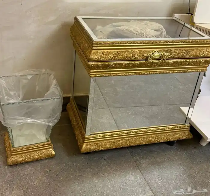 طقم دولاب عطور وصندوق سجادات وزباله وعلبة مناديل 0