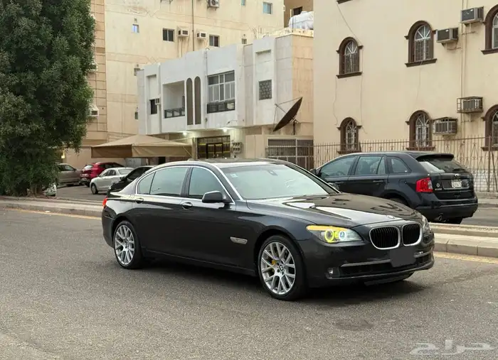 للبيع BMW 740 Li فل كامل 2012 نظيف جدا جدا 0