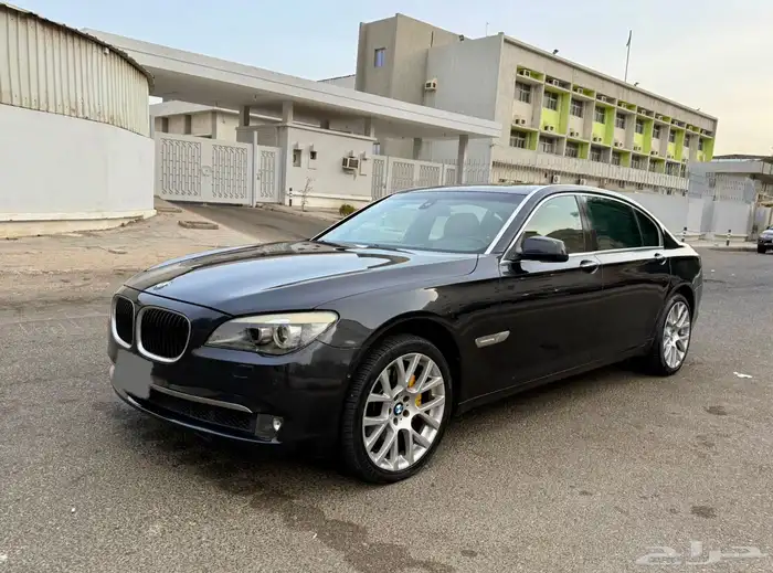 للبيع BMW 740 Li فل كامل 2012 نظيف جدا جدا 3
