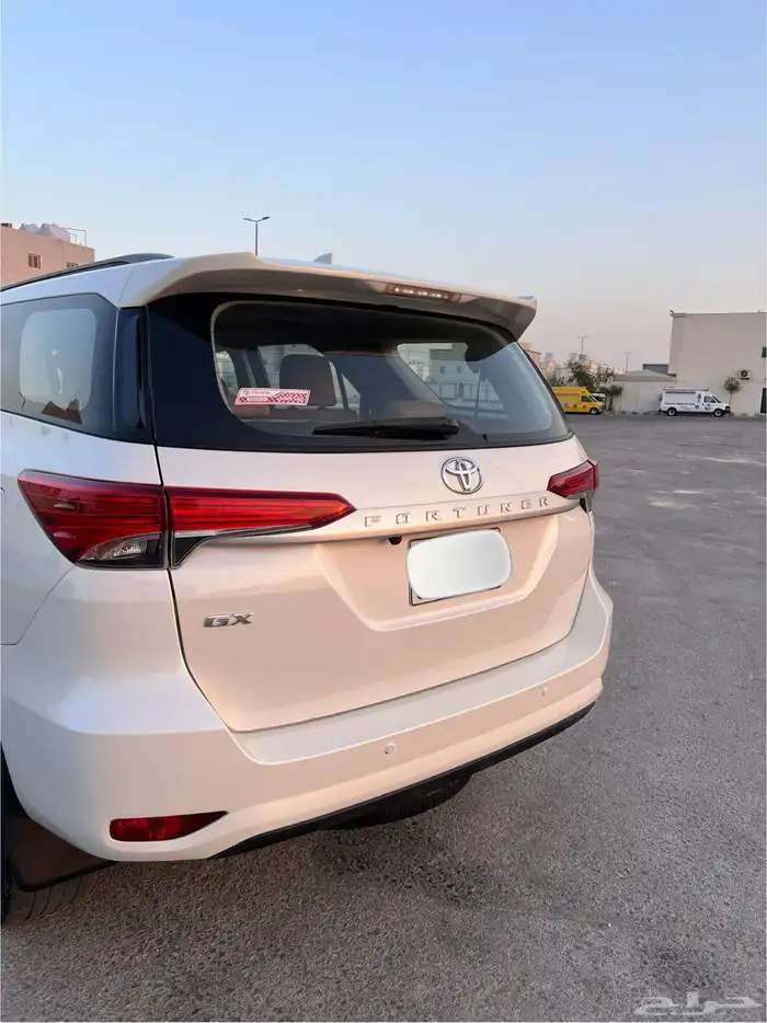 للبيع فور شنر مديل 2021 نظيف .. 4