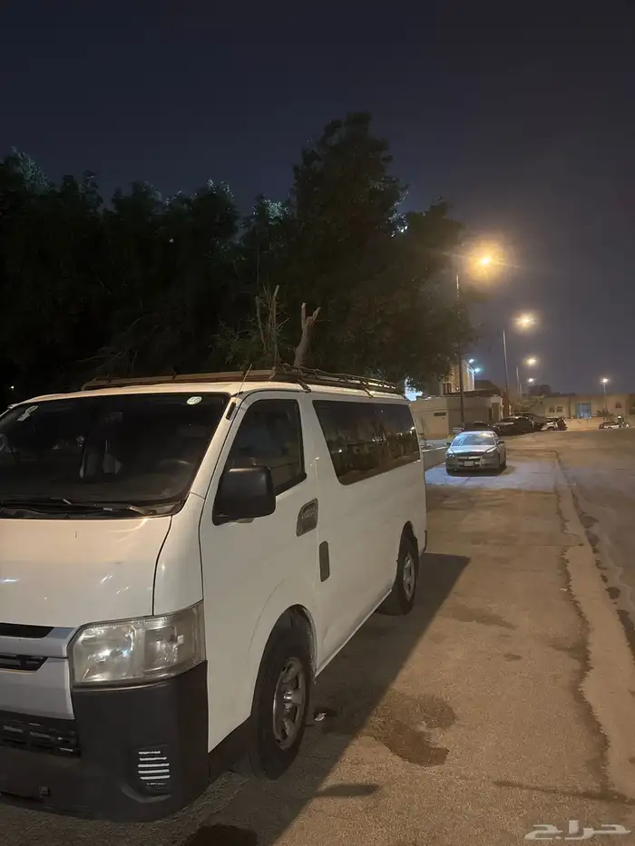 باص 15 راكب هايس بنزين 2014 نظيف جدا  وعلى الفحص 0
