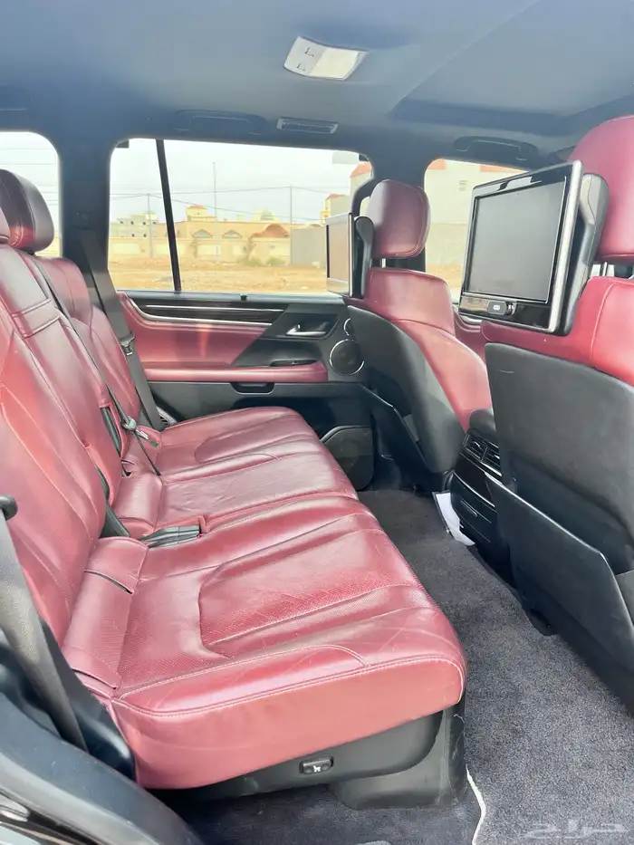 جيب لكزس 2018 اسود للبيع 4