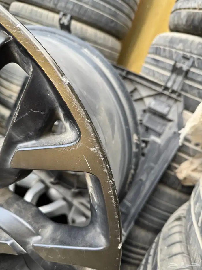 جنط استون مارتن دي بي إكس DBX 2020 3