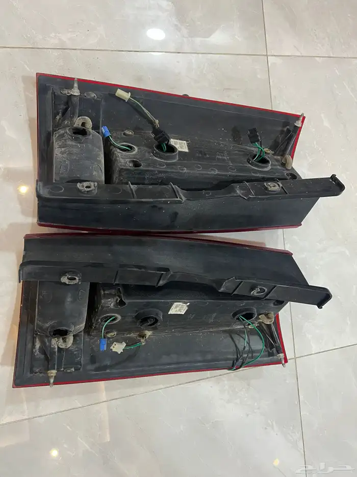 للبيع شمعات يوكن واسطاب خلفي 2007-2014 5