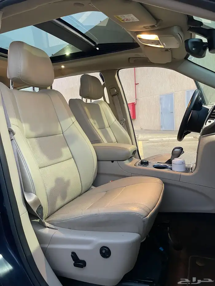 2018 جيب جراند شروكي ليميتيد فل كامل 38