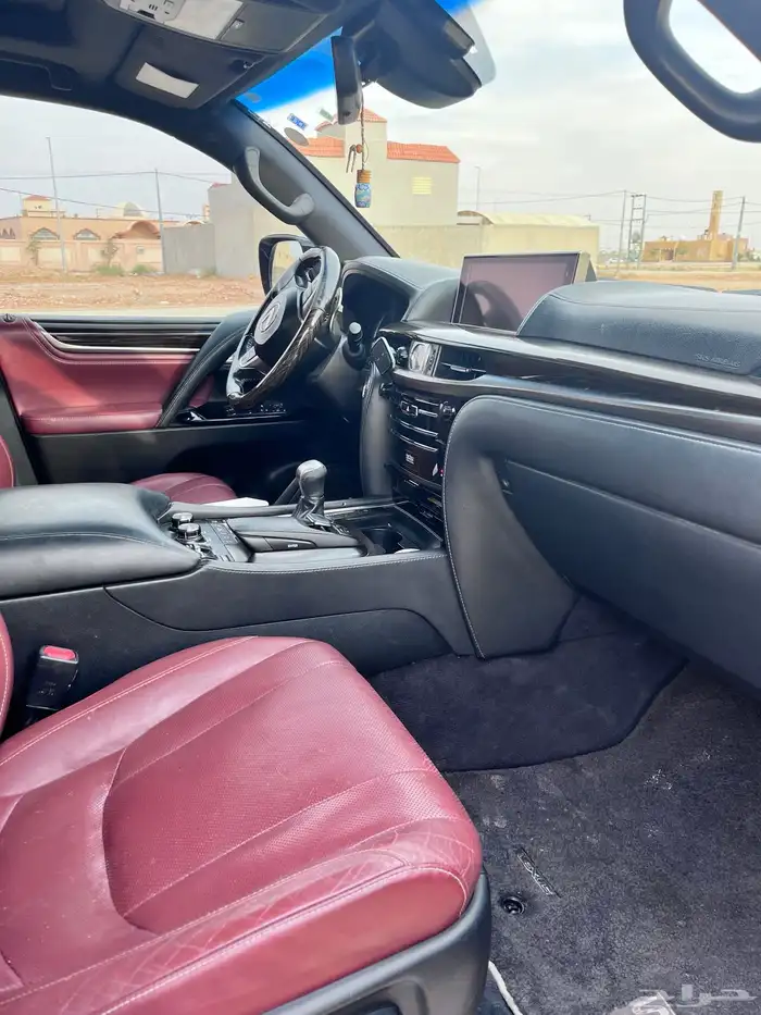 جيب لكزس 2018 اسود للبيع 3