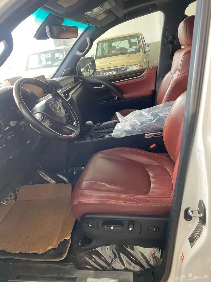 لكزس LX 570 بلاك اديشن 2018 4