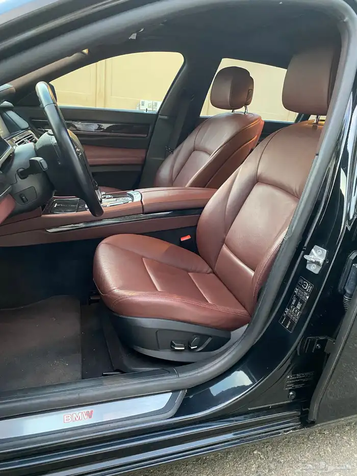 بي ام دبليو 730li موديل 2011 عداد 65 الف كيلو 8