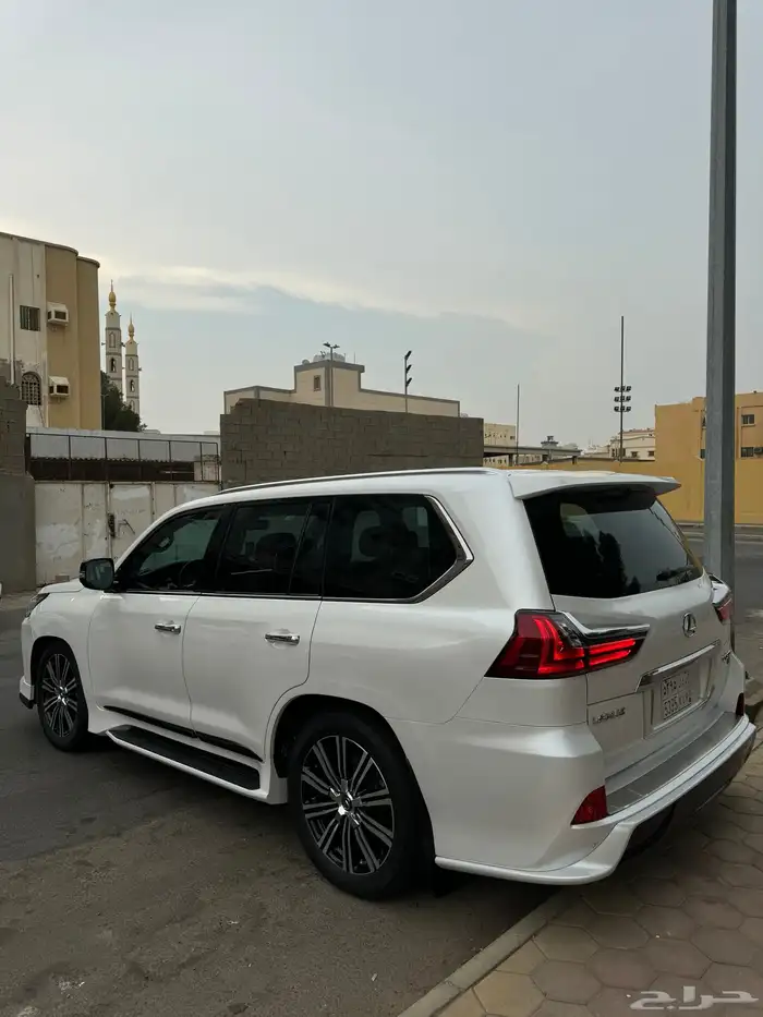 لكزس LX570 موديل 2018 4
