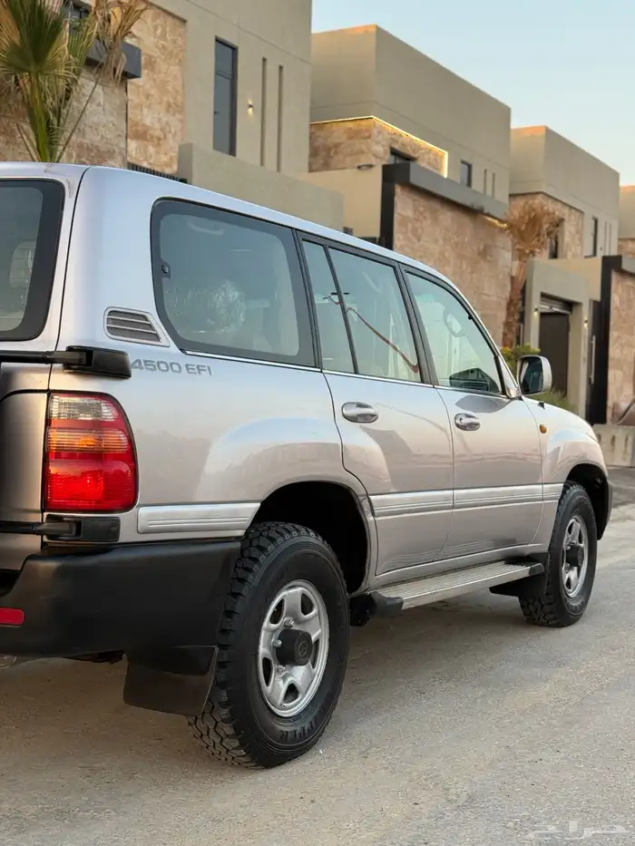 لاندكروزر GXR هدد قير عادي سبير علاق ( وكالة ) 8