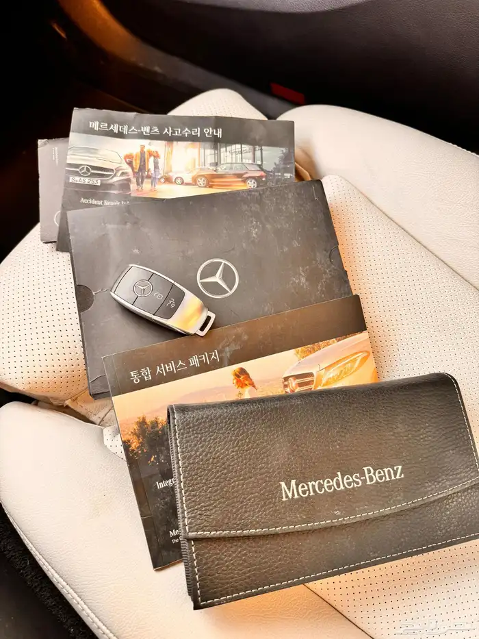 مرسيدس C200 ممشى قليل   اخت الجديدة وبحالة الوكالة 66