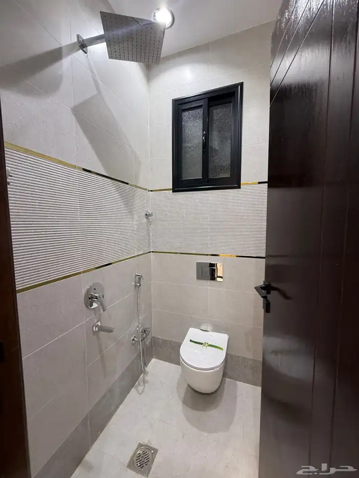 للبيع ارواف علويه 9غرف وشقق ارضيه ببايكة سيارة ف درة الموسي 7