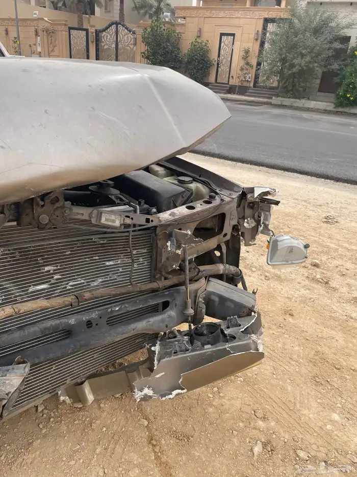 فورد ماركيز 2004 مصدوم محركاته سليمه مفحوص ومجدد 3