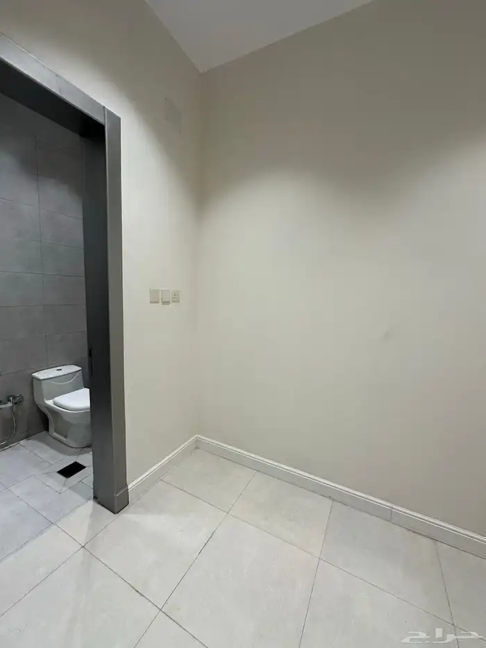 للبيع شقق علوية بمساحات وسيعة وسعر 540 الف ابها المحالة 11