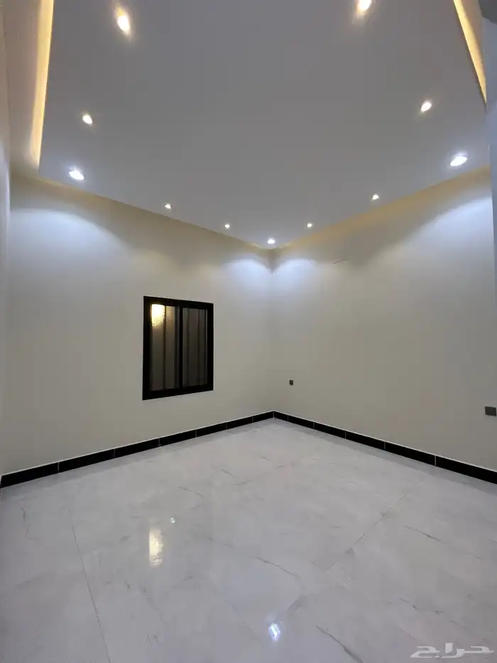 للبيع شقة ارضية و روف علوي تشطيب vipشمال الراقي خميس مشيط 13