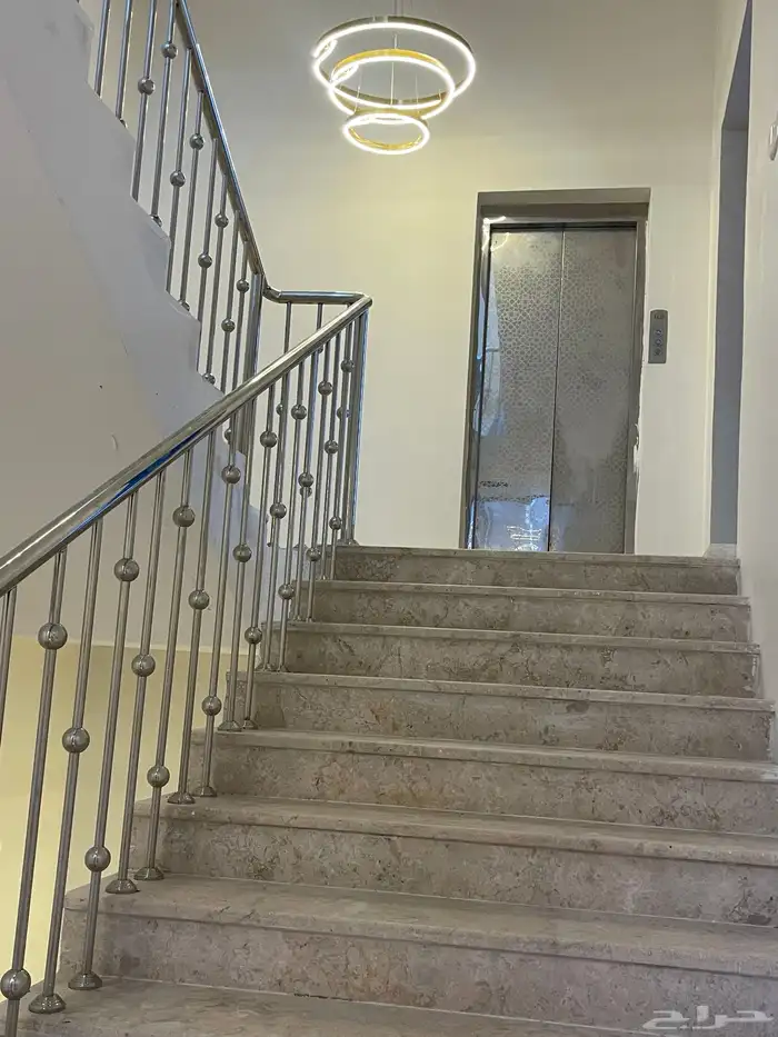 دور ثاني مع سطح للإيجار مناسبة كفي او مطعم 1