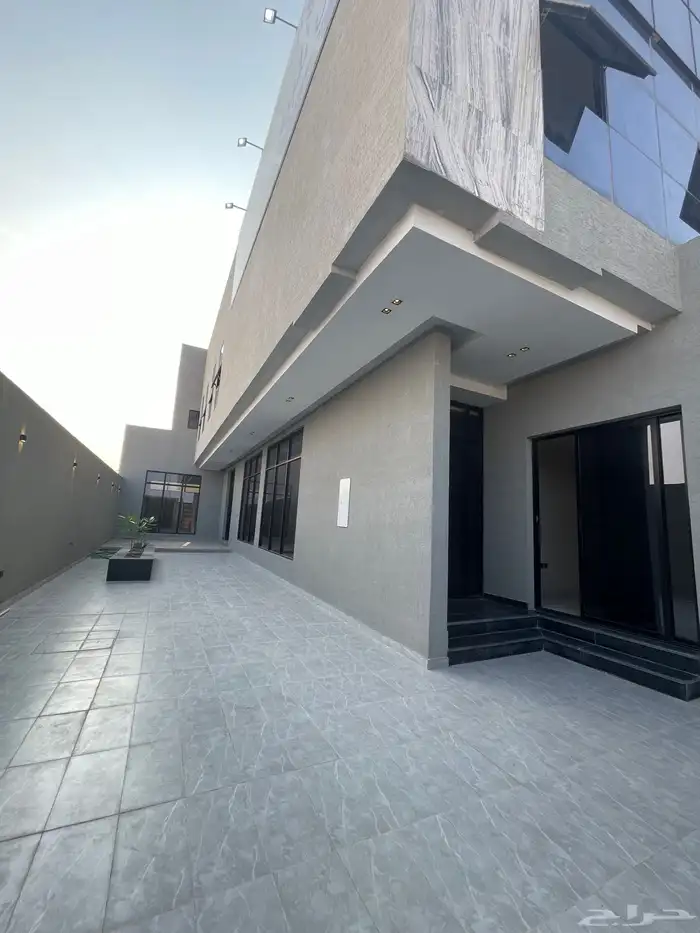 فيلا بحي القصور الظهران 1