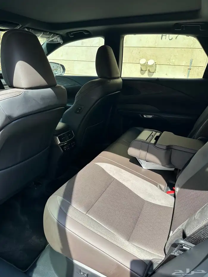 لكزس RX350 فل بنزين 2023 7