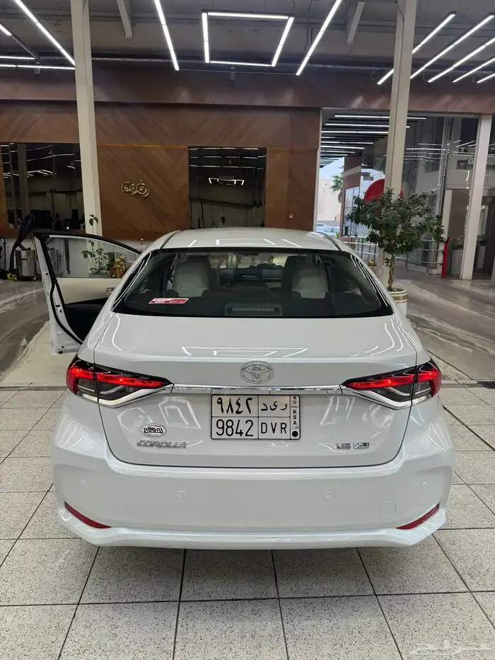 كرولا 2025 للبيع 10