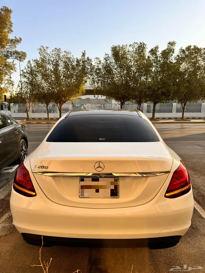 مرسيدس C200 ممشى قليل   اخت الجديدة وبحالة الوكالة 26