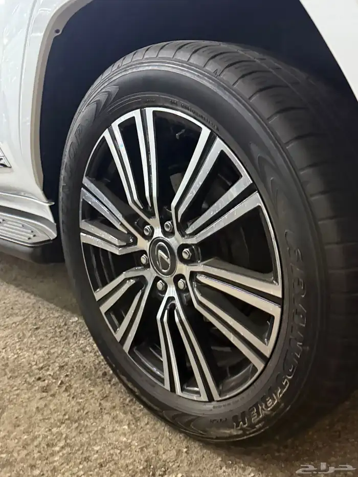 لكزس 2024 عداد 14 الف وارد سعودي LX600 BB 6