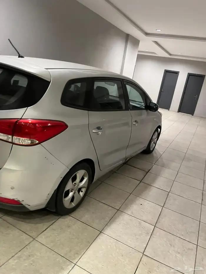 للبيع كيا كارينز 8