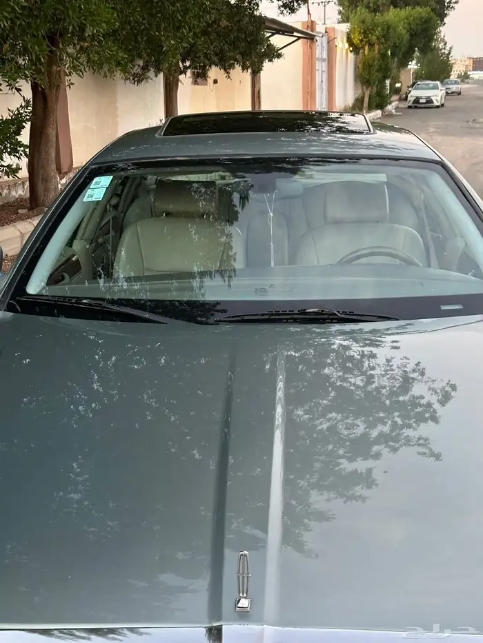 تاون كار لنكولن نظيف للبيع 3