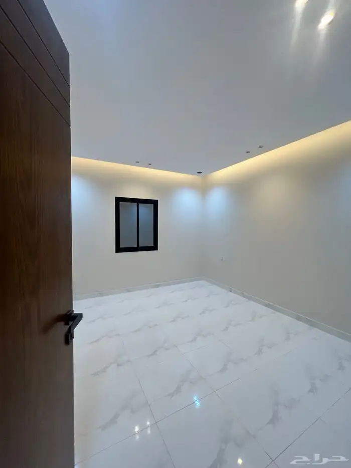 للبيع دور ارضي6غرف بحوش وسيع شمال الخميس 13