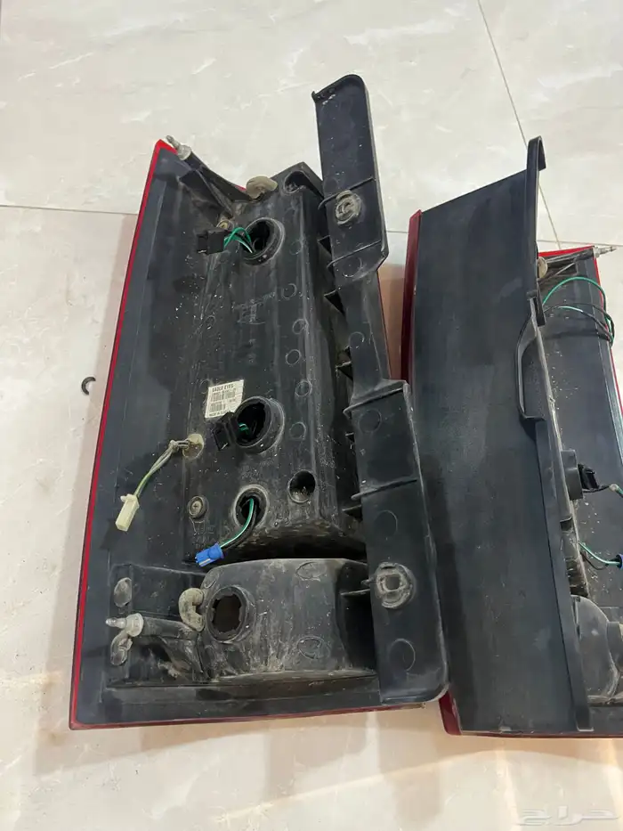 للبيع شمعات يوكن واسطاب خلفي 2007-2014 4