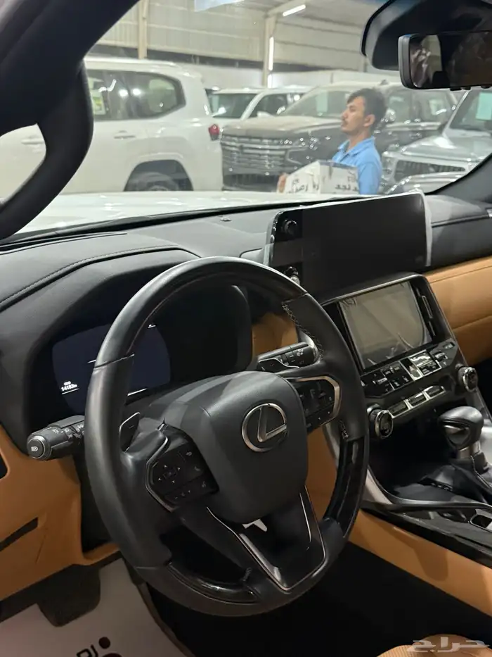 لكزس 2024 عداد 14 الف وارد سعودي LX600 BB 8