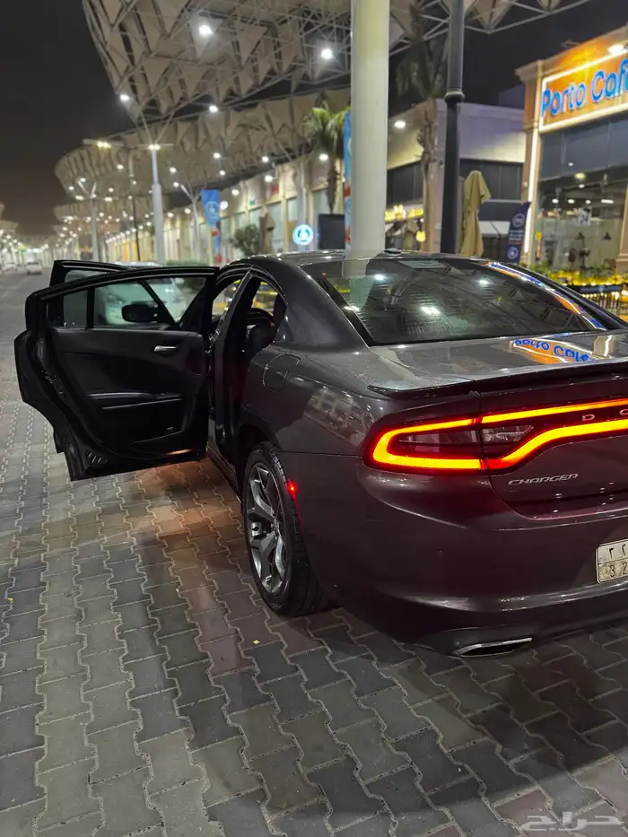 تم البيع دودج تشارجر 2016 لون رمادي غامق 0