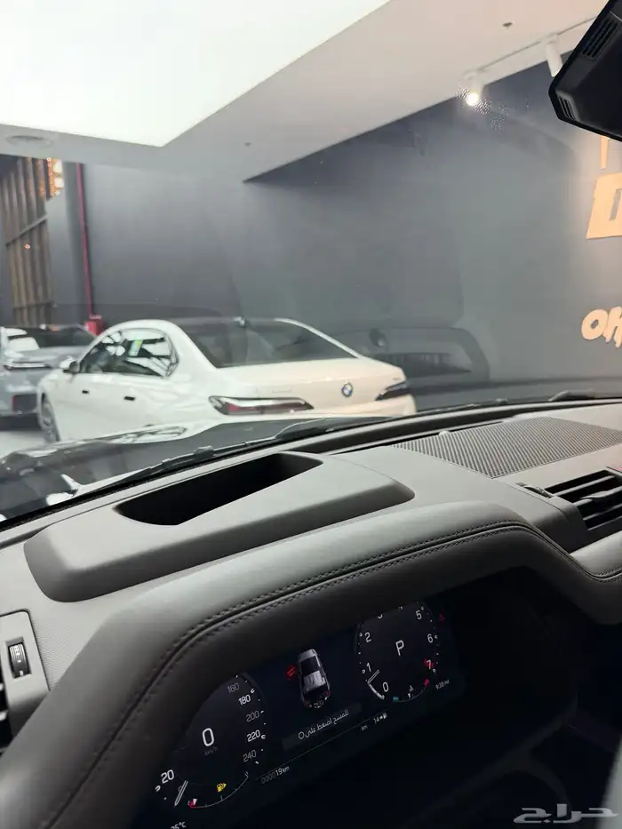 ديفندر 8 سلندر 2025 جديد 11