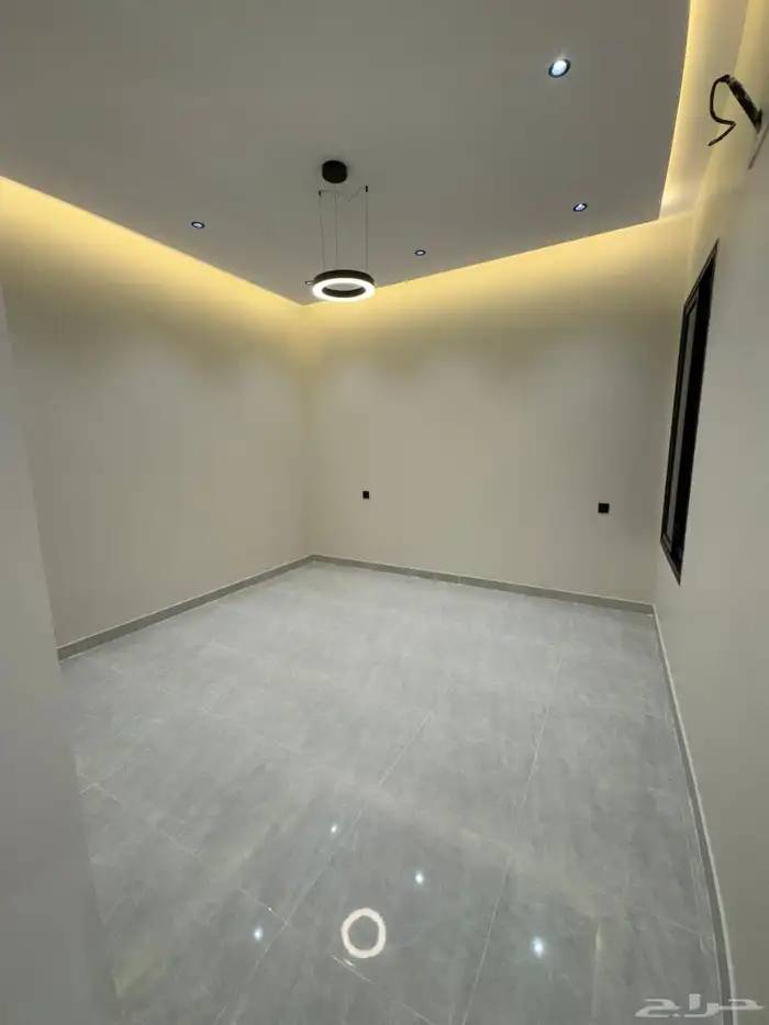 للبيع مقابل نادي ضمك شقق تمليك أرضي بمدخل سياره تشطيب vip 19