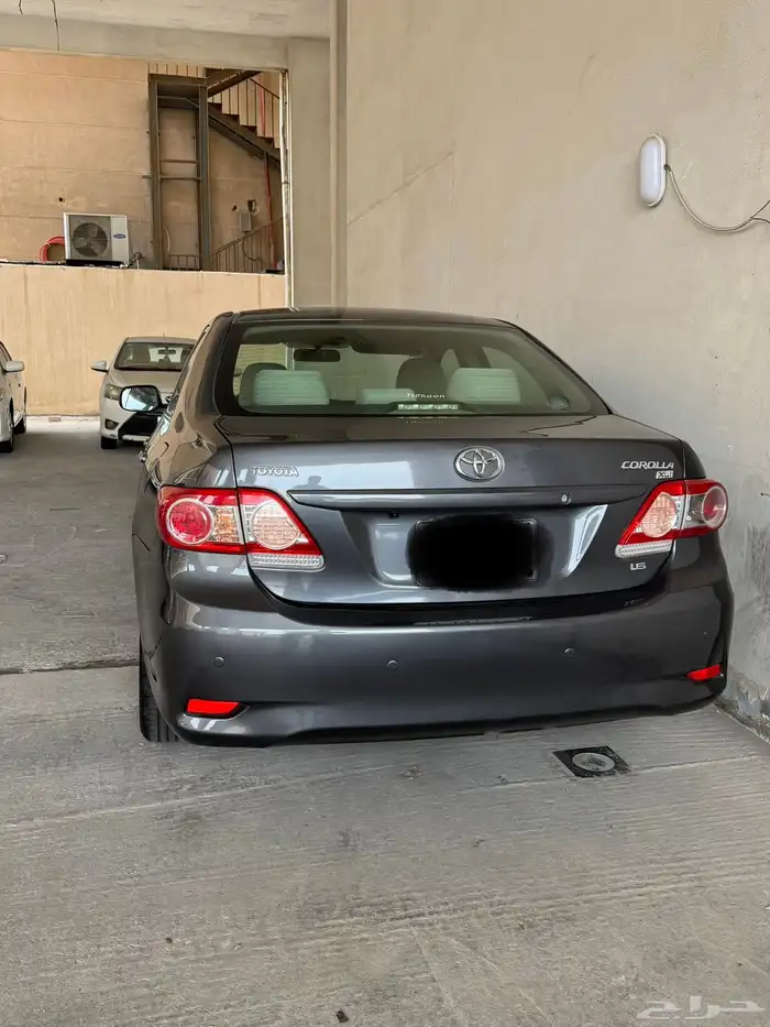 تويوتا كورلا 2013 مشى قليل جدا. 164 الف بحالة الوكالة تماما 3