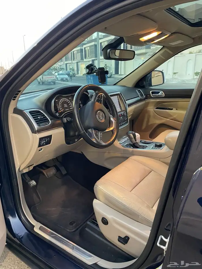 2018 جيب جراند شروكي ليميتيد فل كامل 25