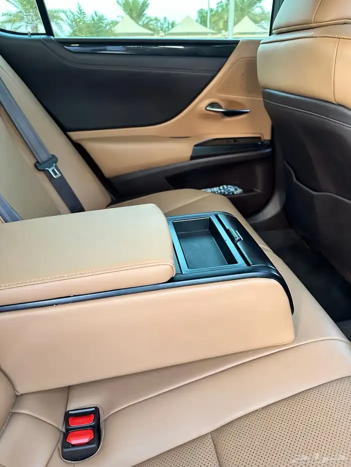 لكزس ES300h هايبرد موديل 2021 سعودي 46