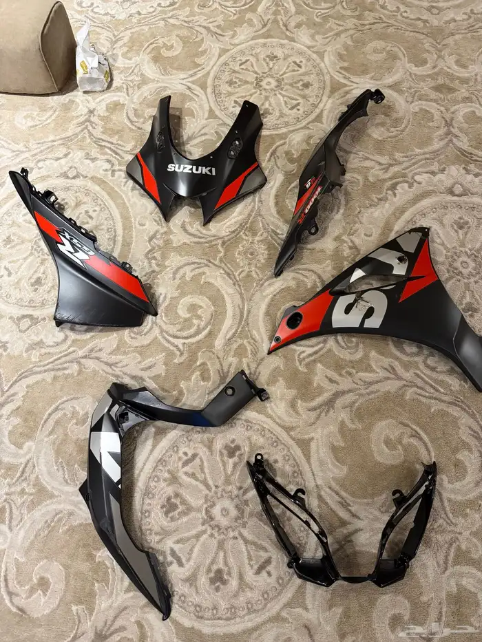 فيابر سوزوكي 1000rr 2022 جهه يسار 0