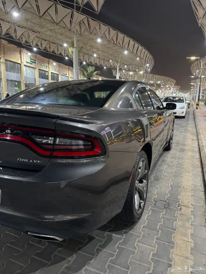 تم البيع دودج تشارجر 2016 لون رمادي غامق 1