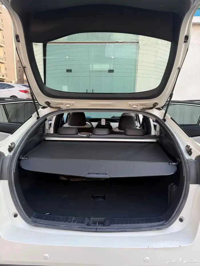 تويوتا بريوس ممشى قليل 4