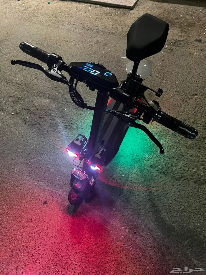 للبيع سكوتر شبه جديد 2