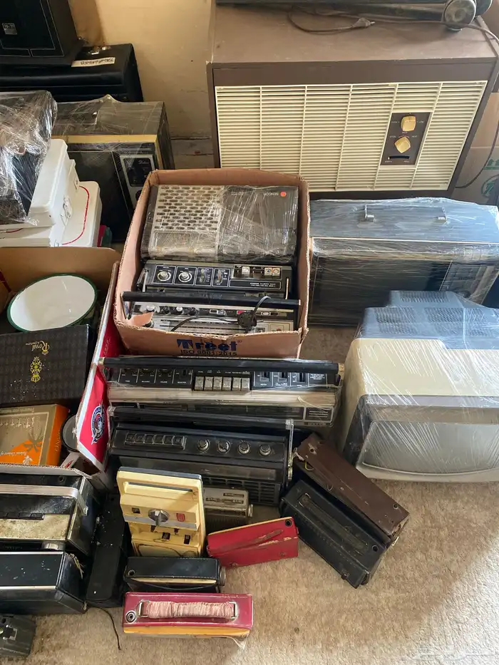 مجموعه اجهزه وانتيك ترثيات قديمه عددها يمكن 50 1