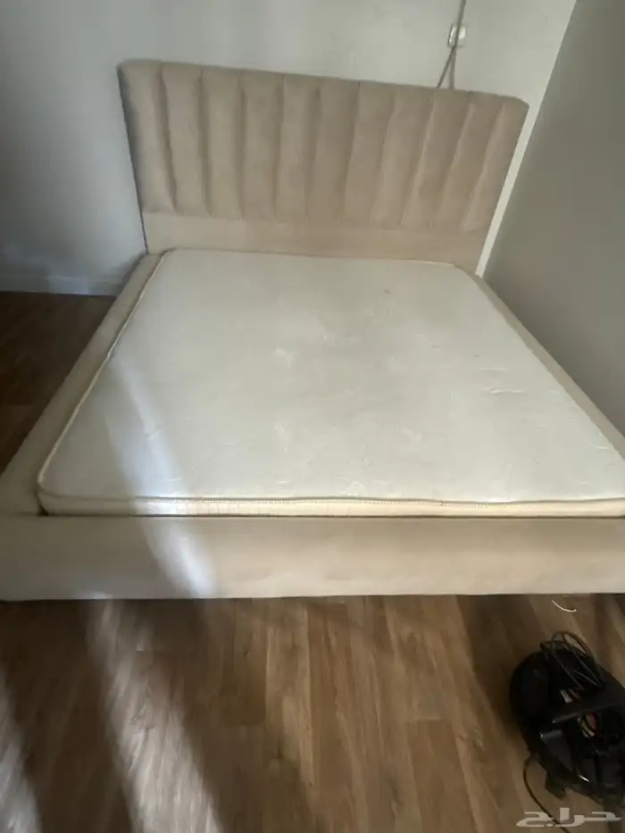 طراحة مرتبة سرير نفرين نضيفه 0