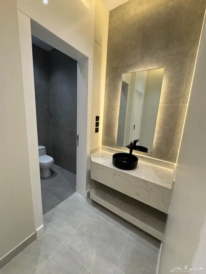 للبيع مقابل نادي ضمك شقق تمليك أرضي بمدخل سياره تشطيب vip 12