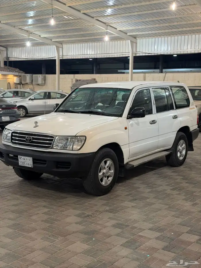 للبيع لاندكروزر قير عادي 1998 نظيف وعلى الفحص البيع مستعجل 0