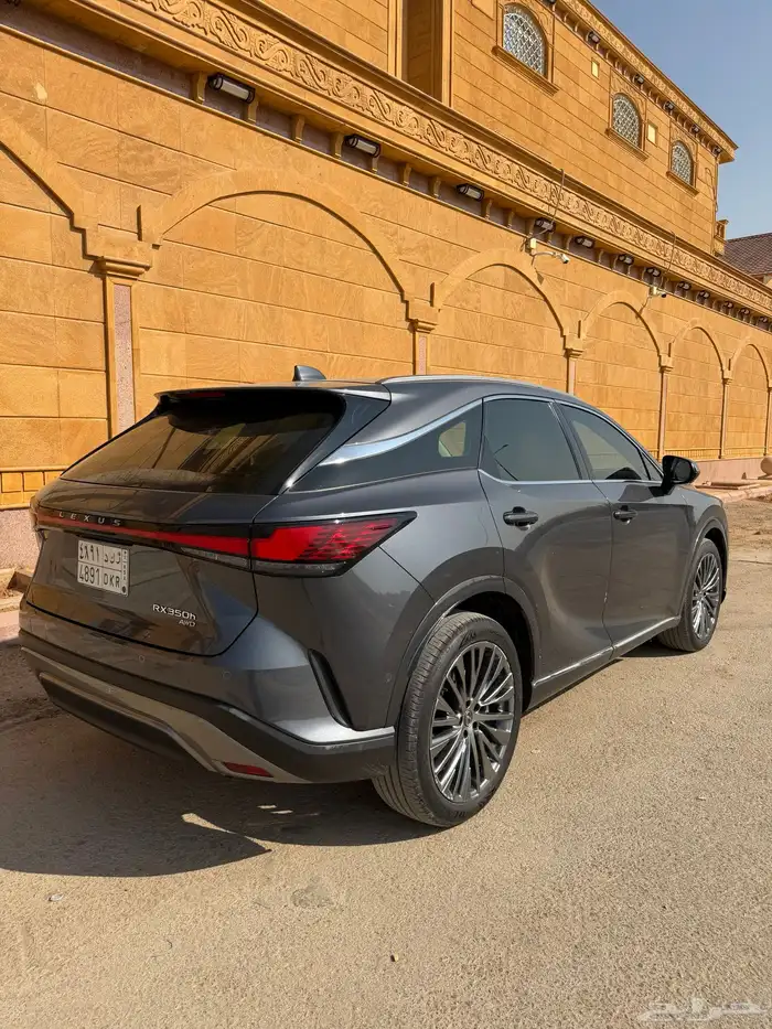 لكزس RXBH هايبرد 2024 للبيع بلاتينيوم 7
