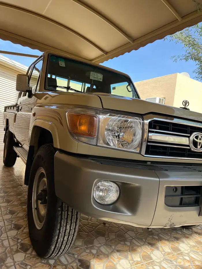 جيب شاص 2009 مخزن بريمي سلق 11 ريشه فل كامل ونش دفلوك 8