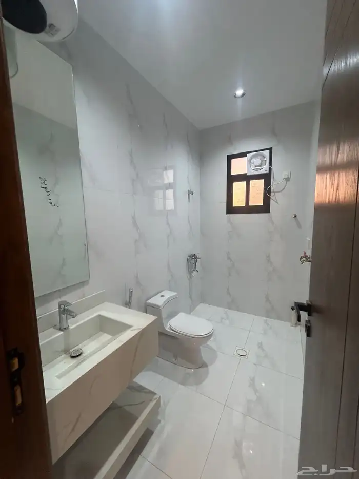 للبيع دور ارضي6غرف بحوش وسيع شمال الخميس 15