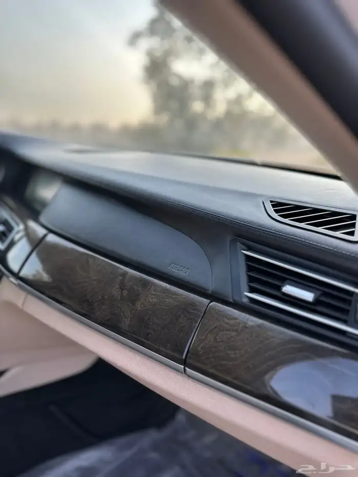 للبيع BMW 750Li 2012 24