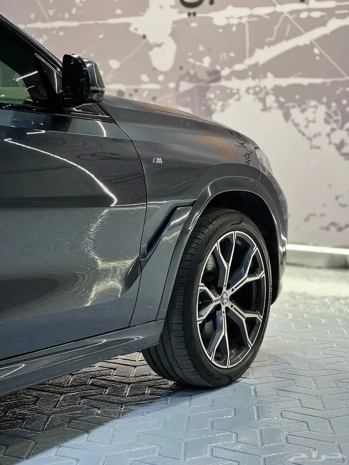 بي ام دبليو v6 موديل 2020 11